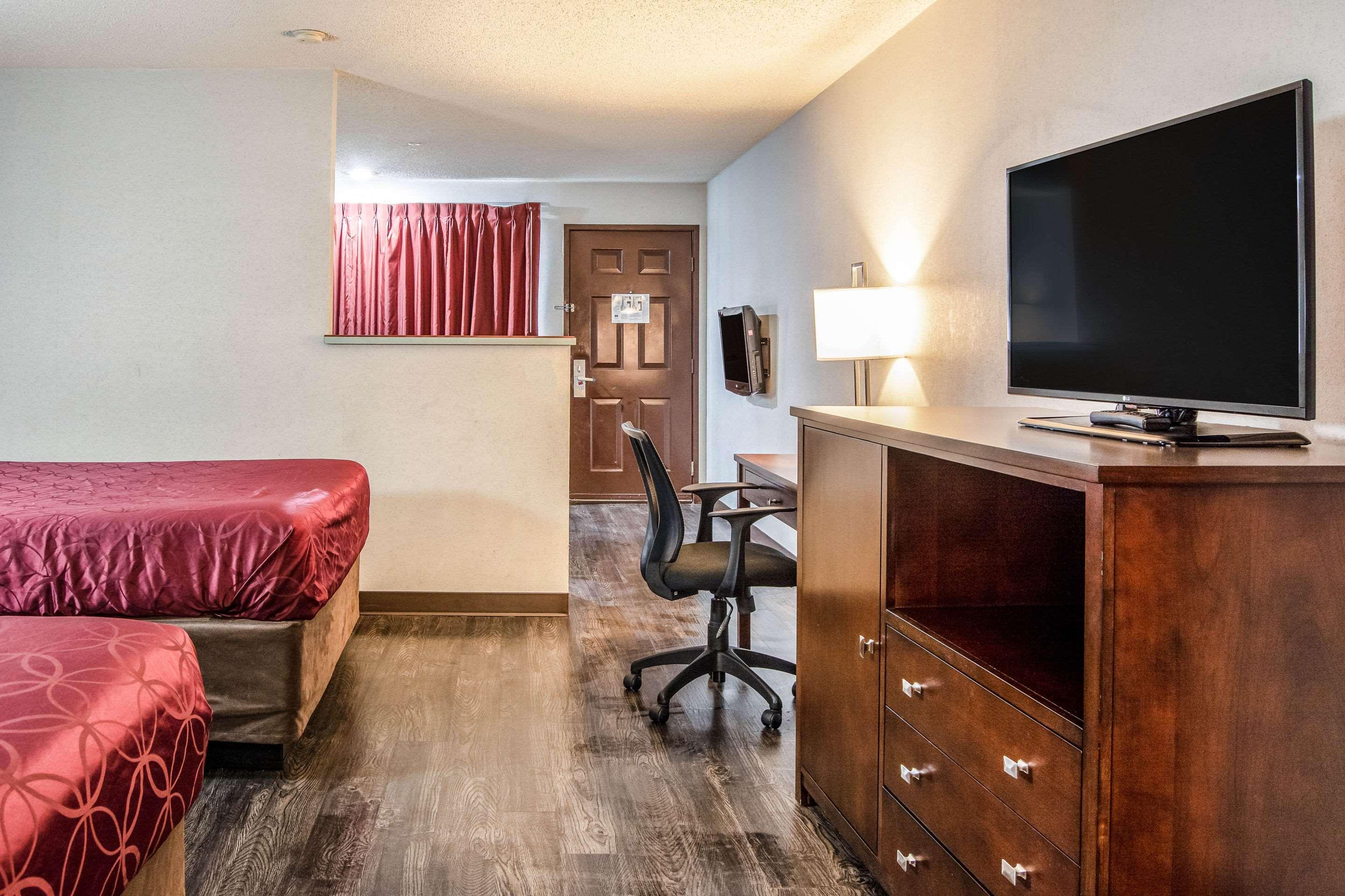 Econo Lodge Southeast Milwaukie/Portland Buitenkant foto