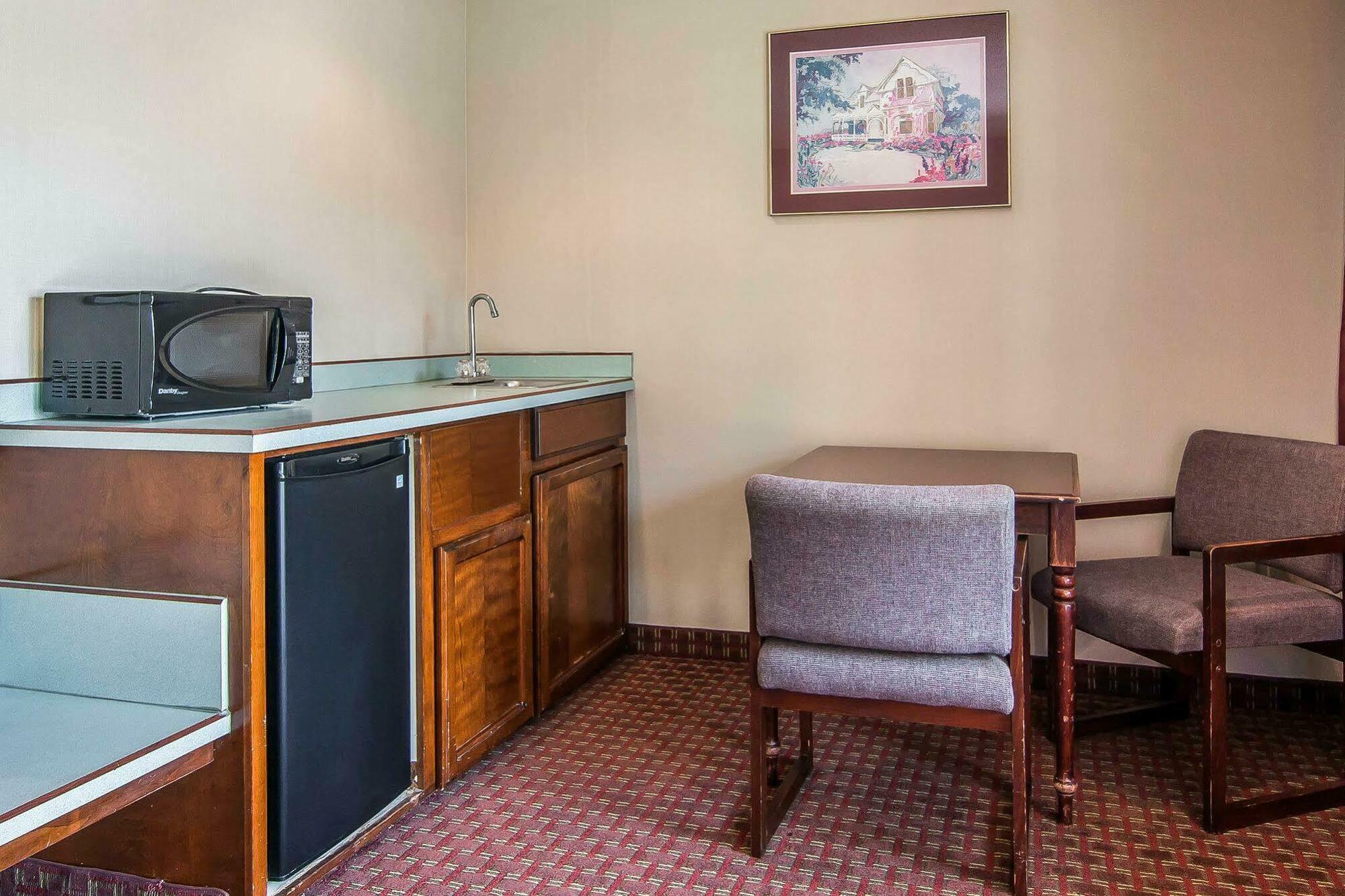 Econo Lodge Southeast Milwaukie/Portland Buitenkant foto